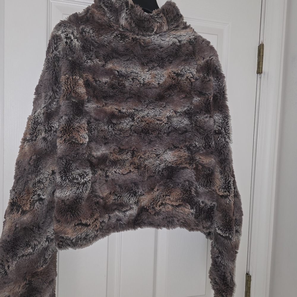 Johnston & Murphy Faux 2-way Style Fur Poncho W/ Mix Of Brwn,Tan,Burnt Orange